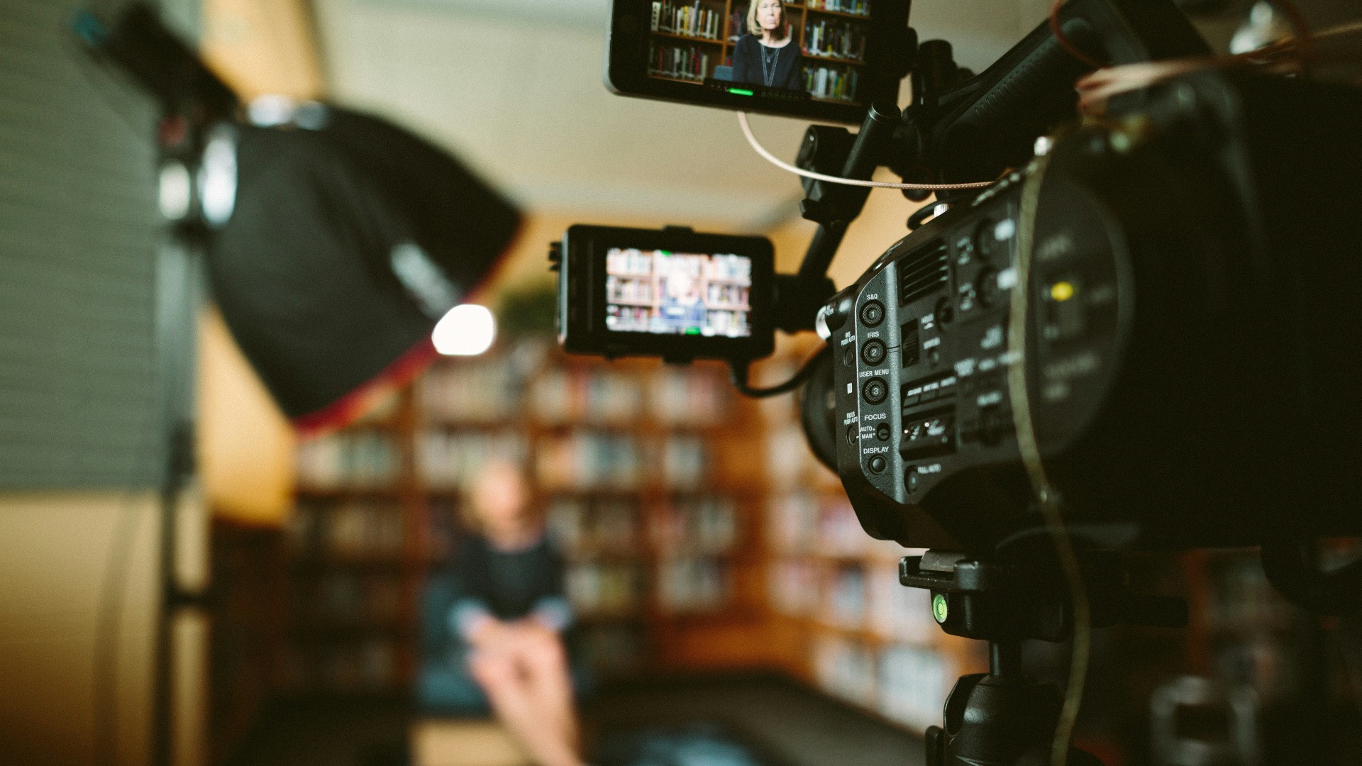 Cinematic Videography for Business: Creating Promotional Videos That Stand Out